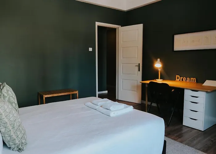 Five Seven Nine Daire